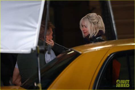 Dakota Johnson Goes Blonde to Film 'Daddio' with Sean Penn! .